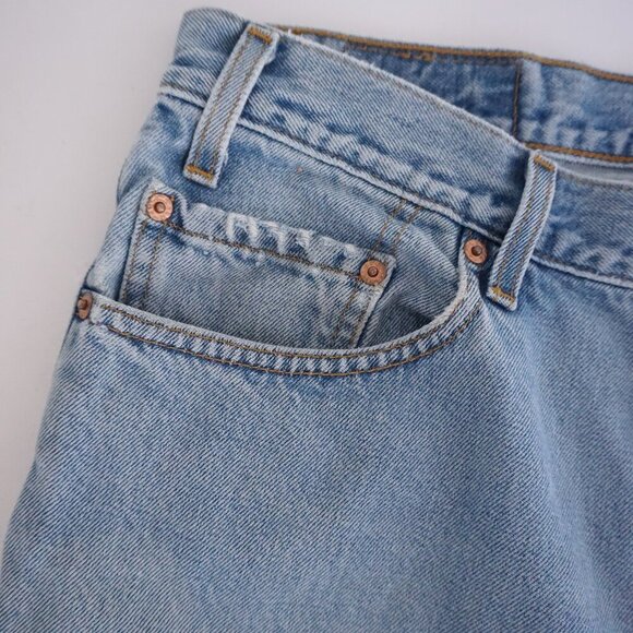 Vintage '90s Levi's 550 Relax Fit Light Wash 100% Cotton 36X34 Button Code 748 - Picture 9 of 16